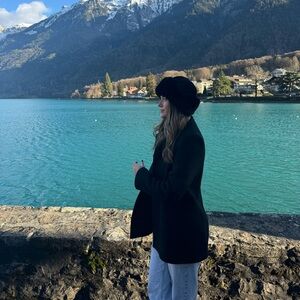 Meet your Posher, Emily